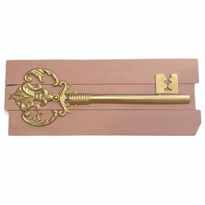 Wood Plank Large Key Deco - Pink/Gold
